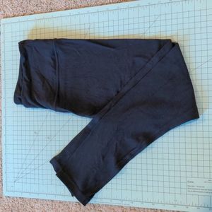 Athleta Elation 7/8 Thights. Navy size Medium